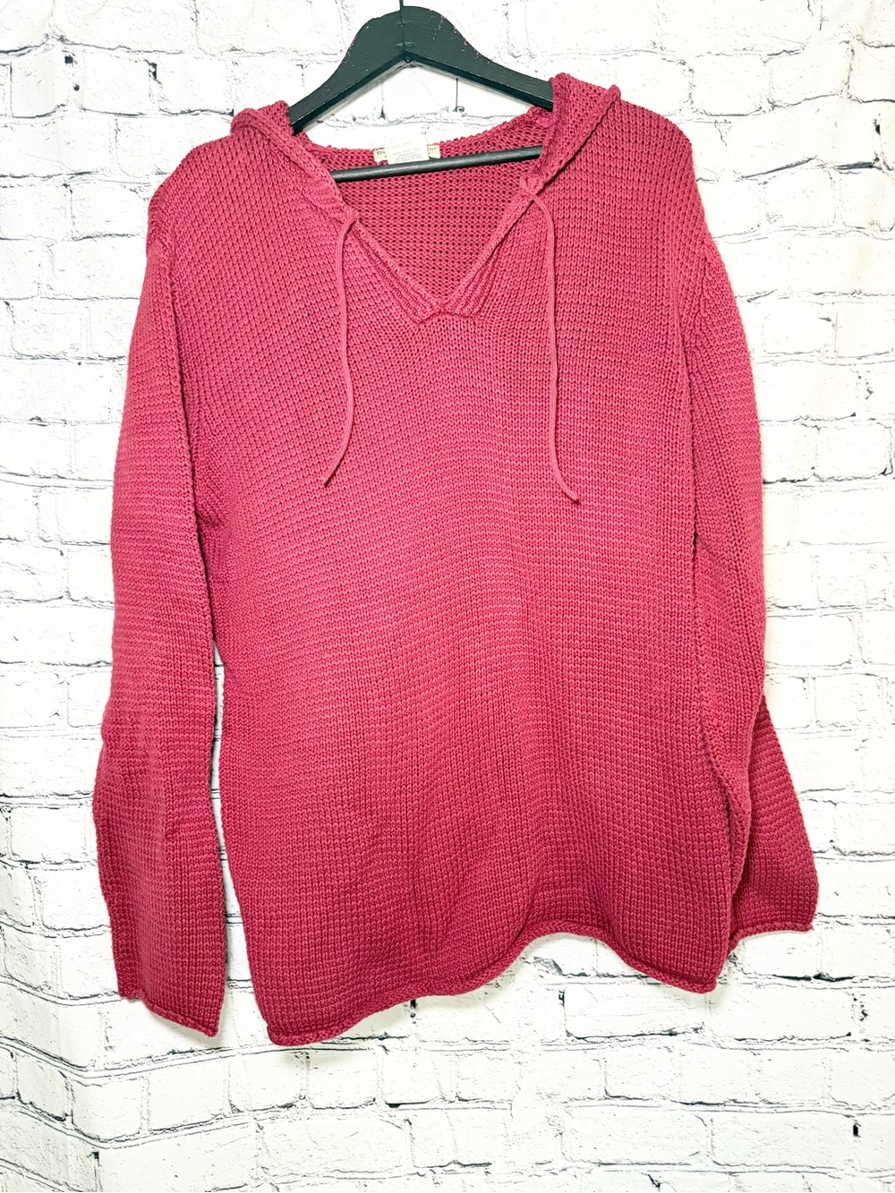 Great Northwest Company. Hooded red sweater. Size XL
